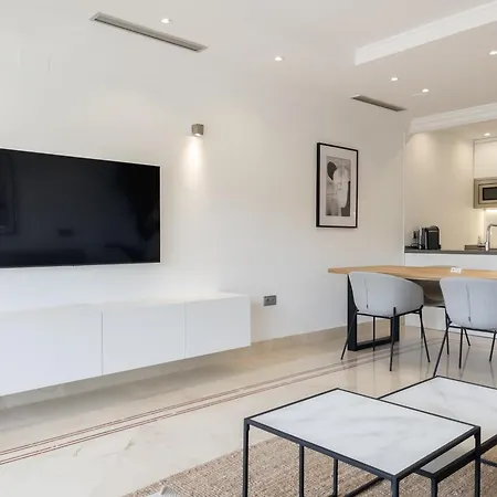 Aloha Hills Club Luxury Retreat Pools Gym Apartman Marbella