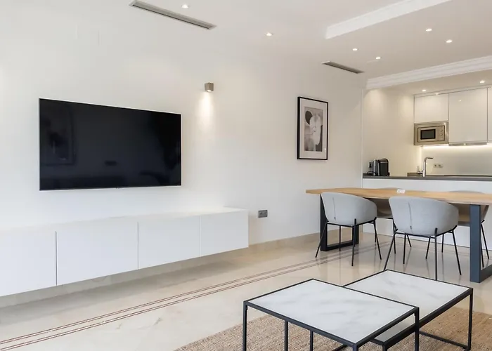 Aloha Hills Club Luxury Retreat Pools Gym Appartement Marbella