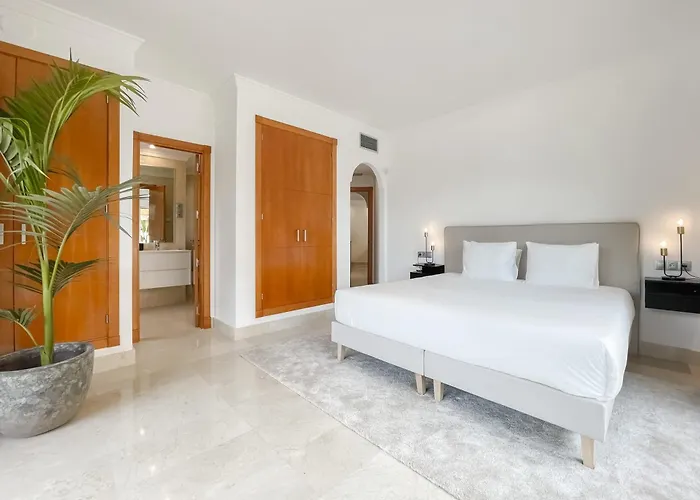 Aloha Hills Club Luxury Retreat Pools Gym *