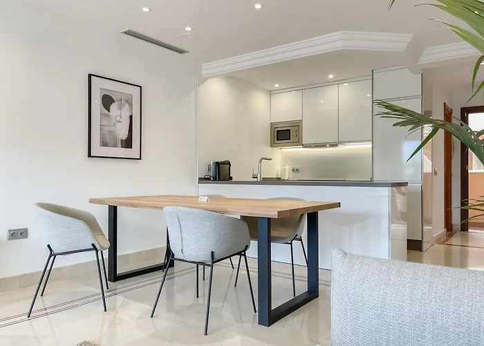 Aloha Hills Club Luxury Retreat Pools Gym Marbella