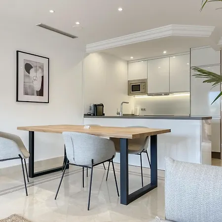 Aloha Hills Club Luxury Retreat Pools Gym 마르베야